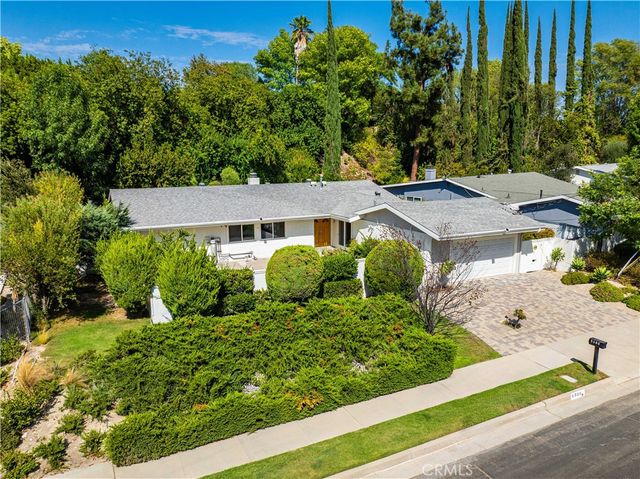 5300 Blanco Avenue, Woodland Hills, CA 91367