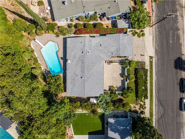 5300 Blanco Avenue, Woodland Hills, CA 91367