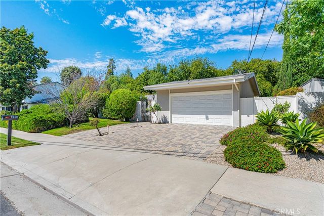 5300 Blanco Avenue, Woodland Hills, CA 91367