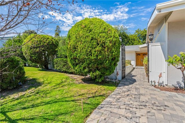 5300 Blanco Avenue, Woodland Hills, CA 91367