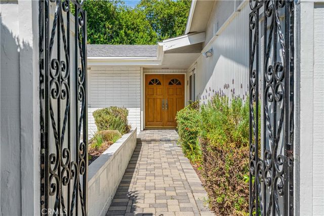 5300 Blanco Avenue, Woodland Hills, CA 91367