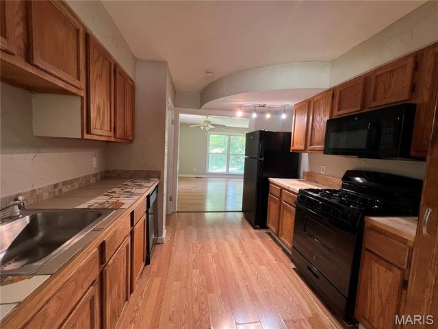 1636 Maldon Lane, St Louis, MO 63136