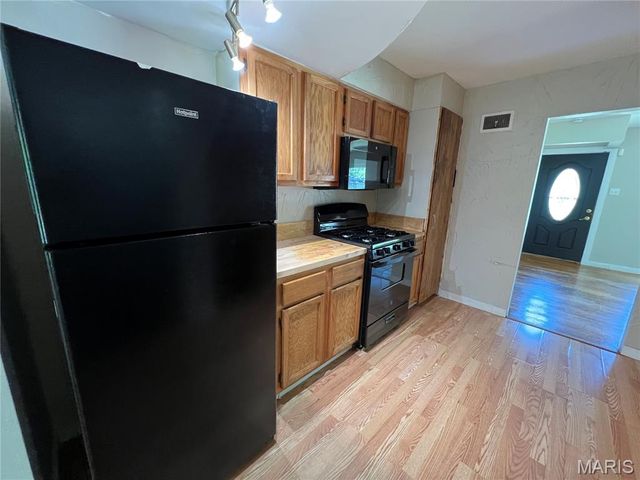 1636 Maldon Lane, St Louis, MO 63136