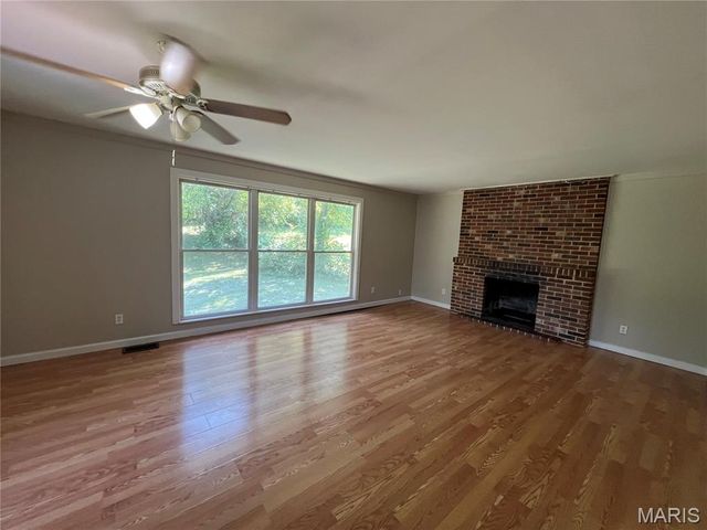 1636 Maldon Lane, St Louis, MO 63136