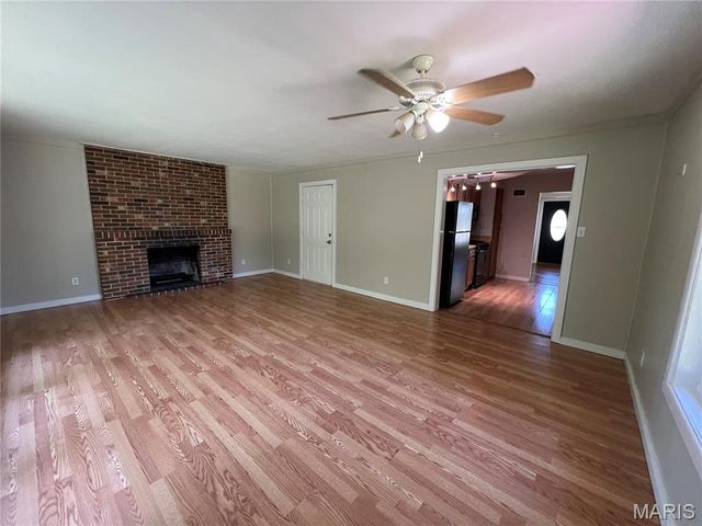 1636 Maldon Lane, St Louis, MO 63136