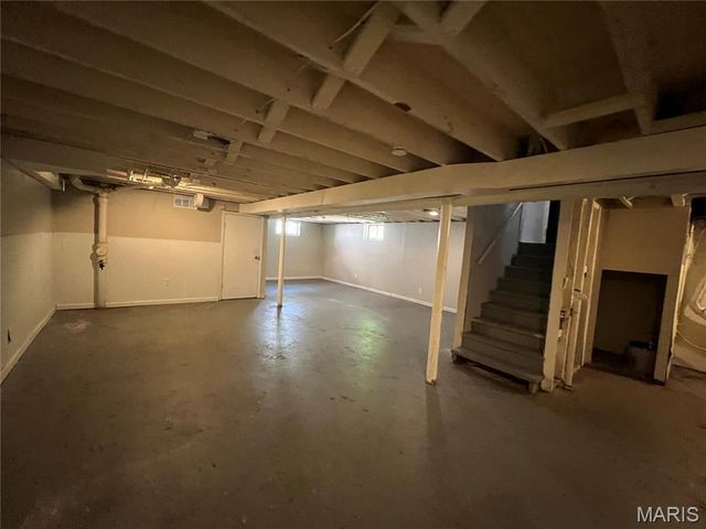 1636 Maldon Lane, St Louis, MO 63136
