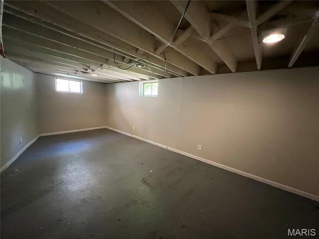 1636 Maldon Lane, St Louis, MO 63136