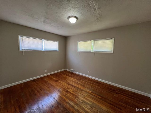 1636 Maldon Lane, St Louis, MO 63136