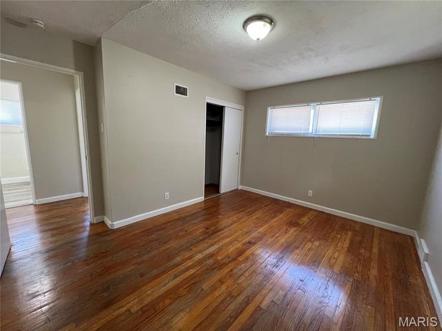 1636 Maldon Lane, St Louis, MO 63136