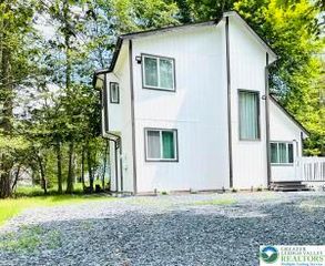 8540 Hillcrest Drive, Coolbaugh Twp, PA 18466