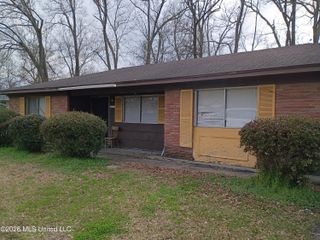 1517 Woody Drive, Jackson, MS 39212