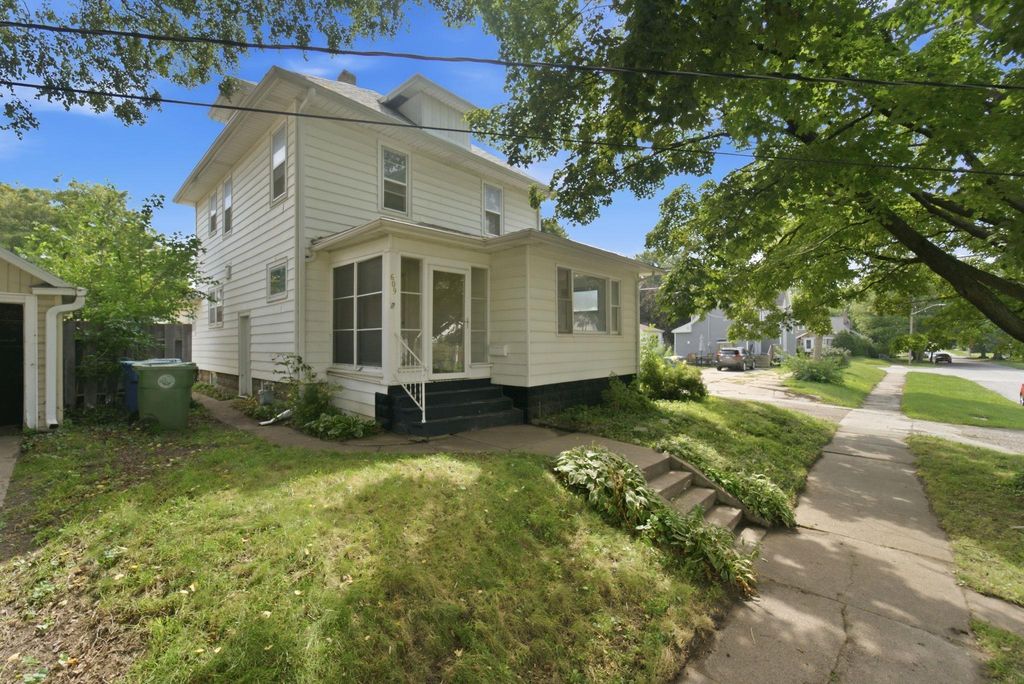 609 Moir Street, Waterloo, IA 50701