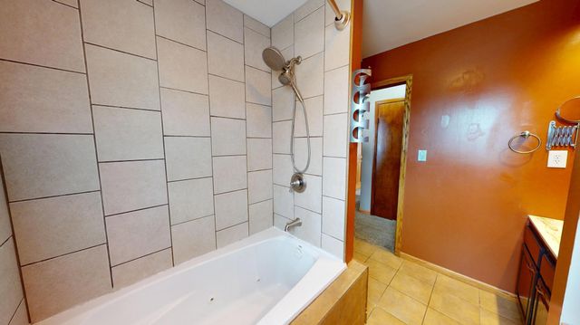 1023 4th Avenue S, Albert Lea, MN 56007