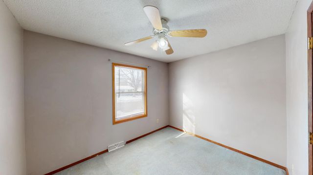 1023 4th Avenue S, Albert Lea, MN 56007