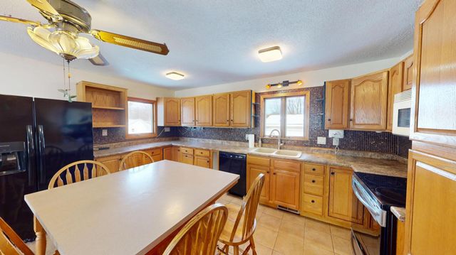 1023 4th Avenue S, Albert Lea, MN 56007