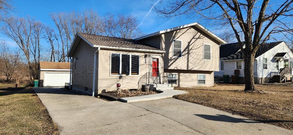 1023 4th Avenue S, Albert Lea, MN 56007