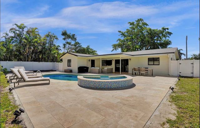 521 Curlew Road, Delray Beach, FL 33444