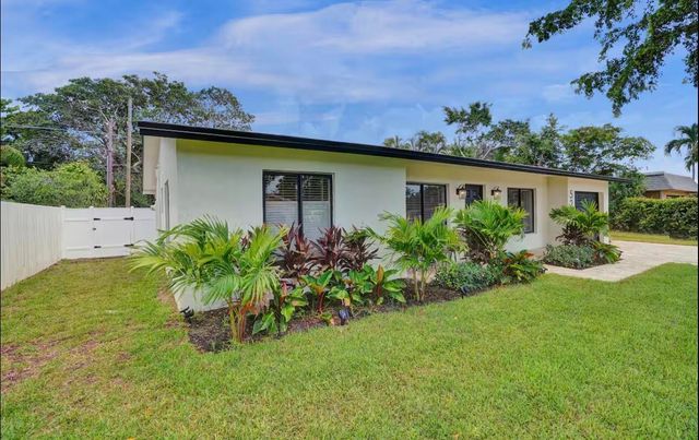 521 Curlew Road, Delray Beach, FL 33444