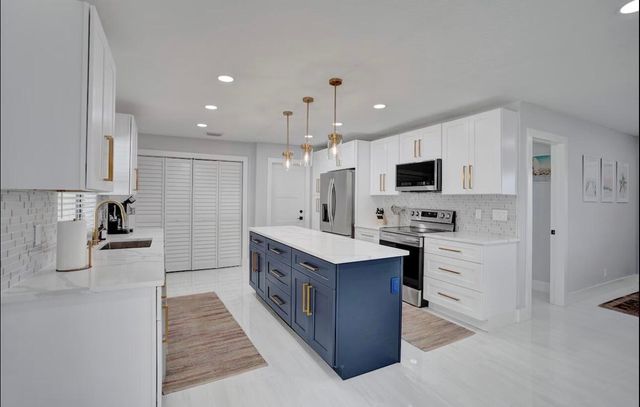 521 Curlew Road, Delray Beach, FL 33444