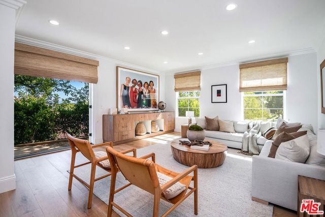 24049 Chestnut Way, Calabasas, CA 91302