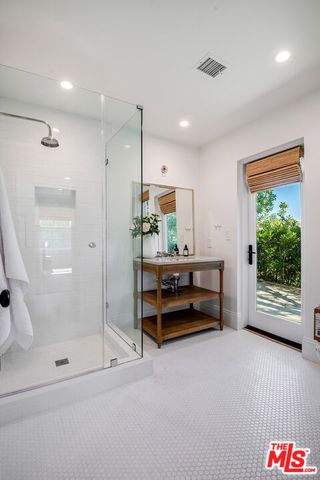 24049 Chestnut Way, Calabasas, CA 91302