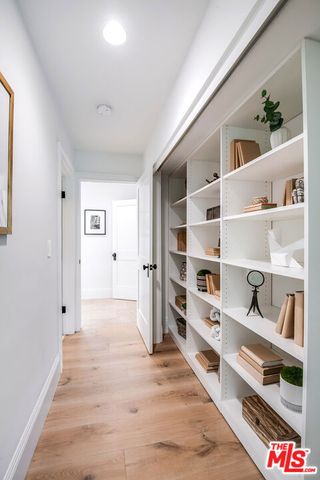 24049 Chestnut Way, Calabasas, CA 91302