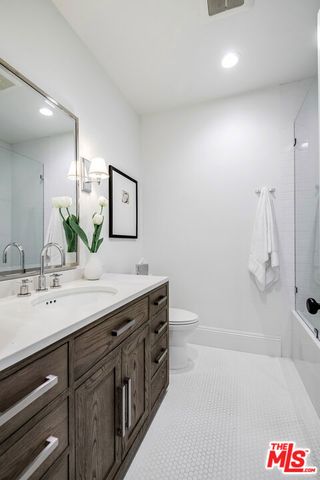 24049 Chestnut Way, Calabasas, CA 91302