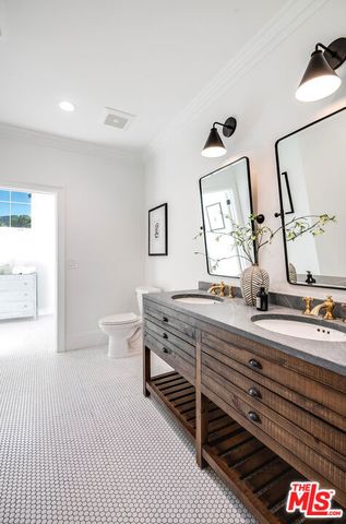 24049 Chestnut Way, Calabasas, CA 91302