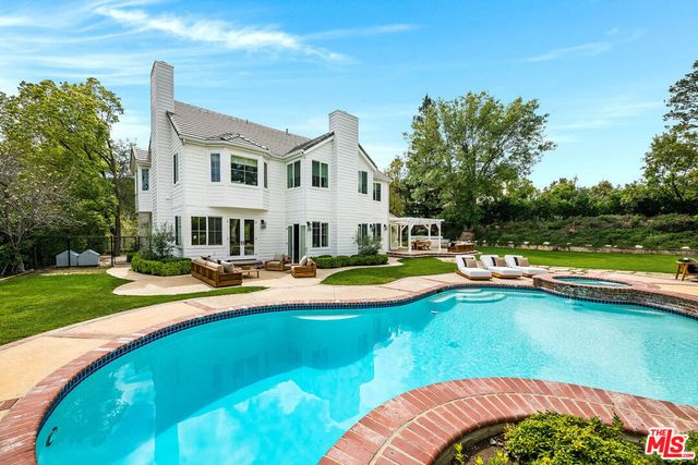 24049 Chestnut Way, Calabasas, CA 91302