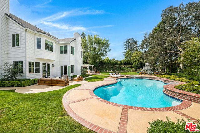 24049 Chestnut Way, Calabasas, CA 91302