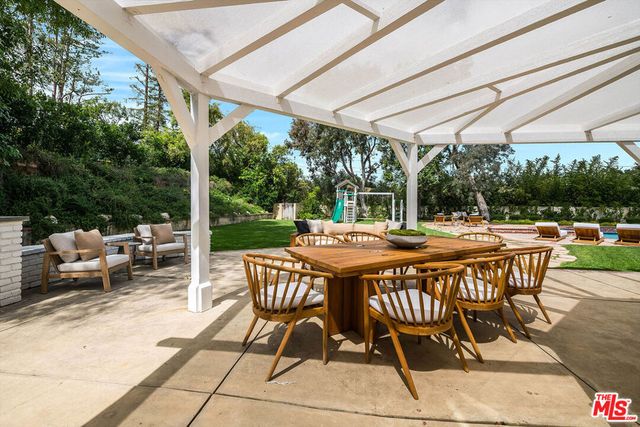 24049 Chestnut Way, Calabasas, CA 91302