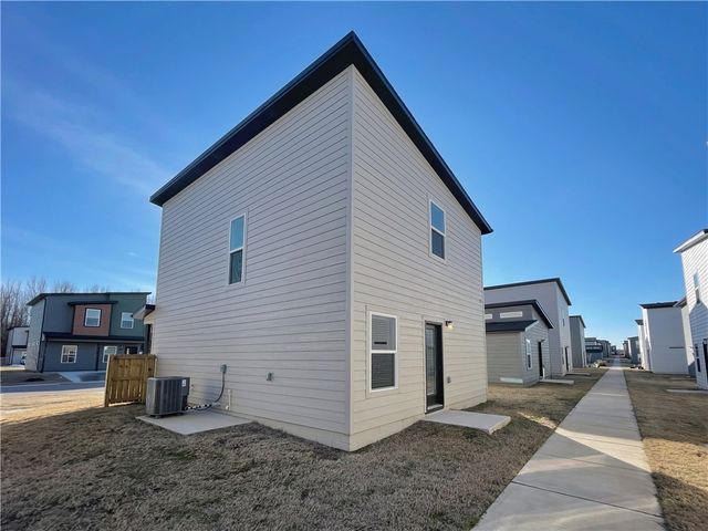 1050 States Avenue, Bentonville, AR 72713