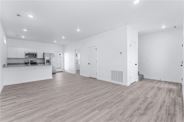 1050 States Avenue, Bentonville, AR 72713