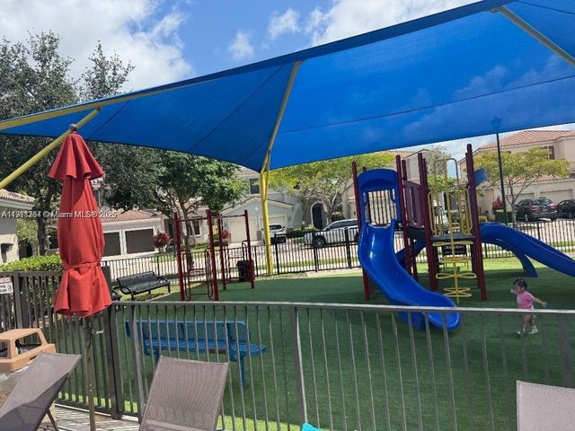 424 NE 194 Ter, Miami, FL 33179