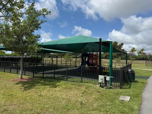 424 NE 194 Ter, Miami, FL 33179