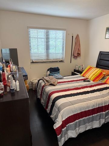 424 NE 194 Ter, Miami, FL 33179