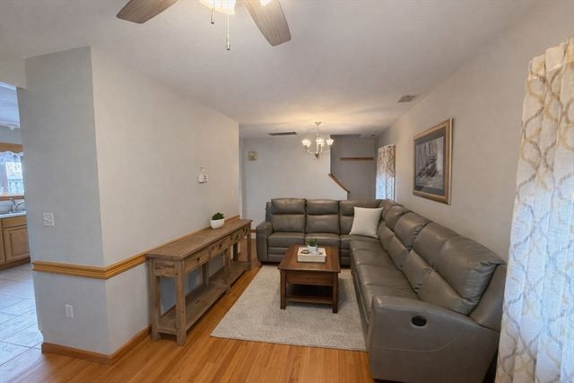 50 School Street 2nd FL R, Hudson, MA 01749