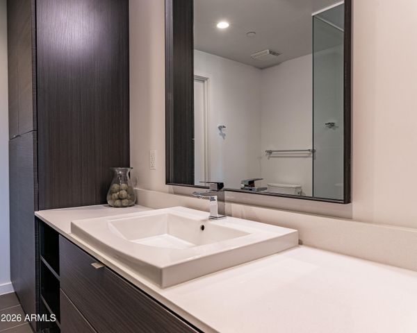 200 W PORTLAND Street 624, Phoenix, AZ 85003
