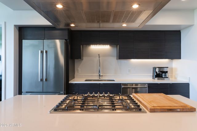 200 W PORTLAND Street 624, Phoenix, AZ 85003