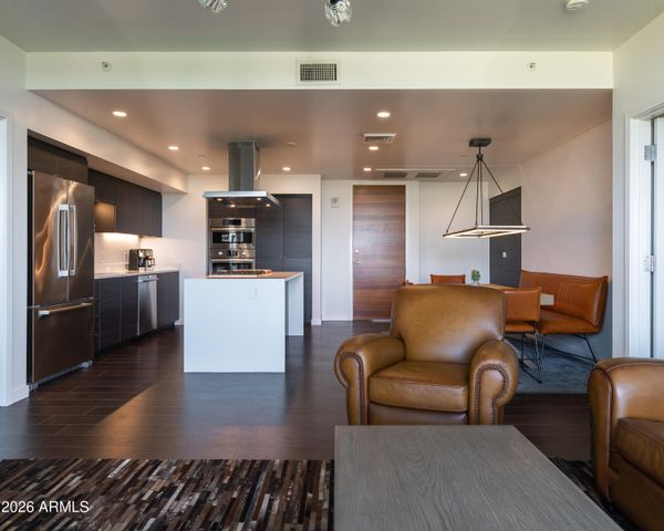 200 W PORTLAND Street 624, Phoenix, AZ 85003