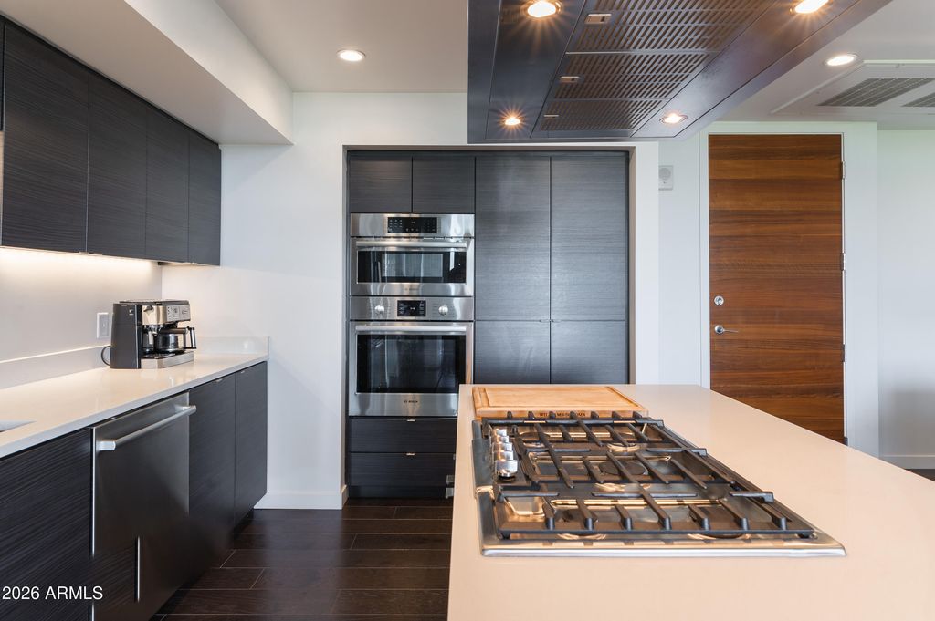200 W PORTLAND Street 624, Phoenix, AZ 85003