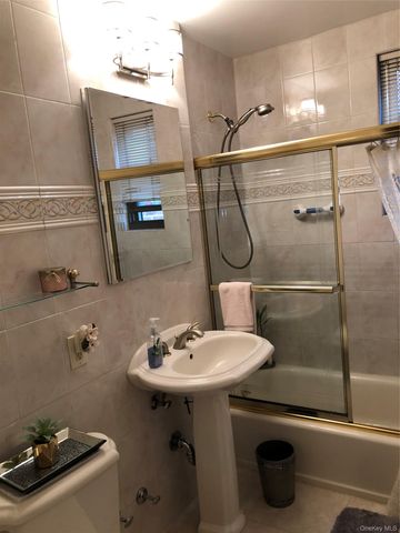 199-21 22 nd Avenue 1-262, Bayside, NY 11360
