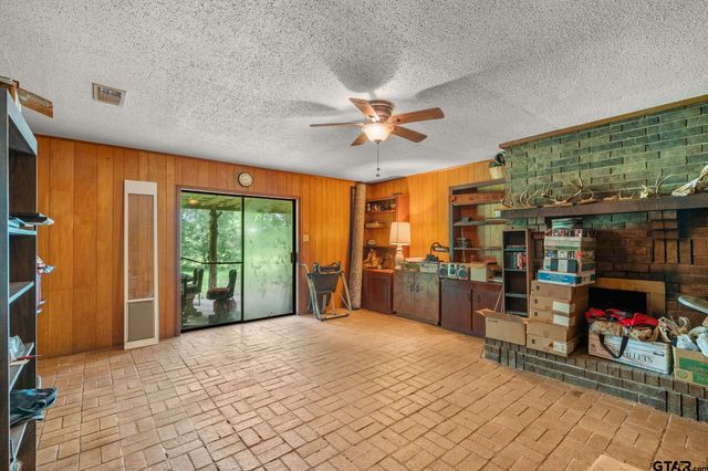 8103 N HWY 259, Omaha, TX 75571