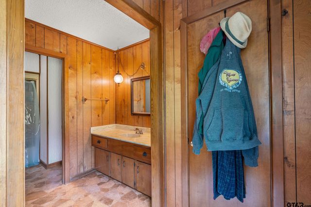 8103 N HWY 259, Omaha, TX 75571