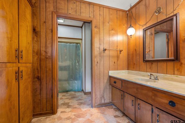 8103 N HWY 259, Omaha, TX 75571