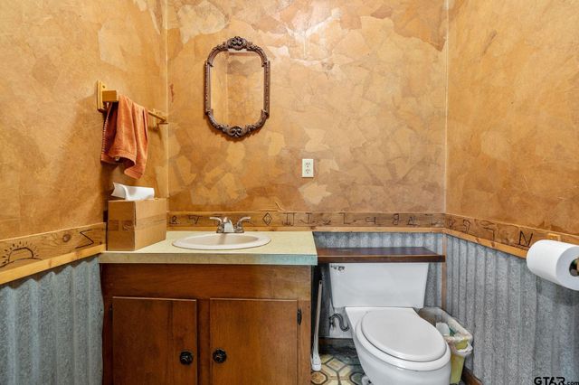 8103 N HWY 259, Omaha, TX 75571