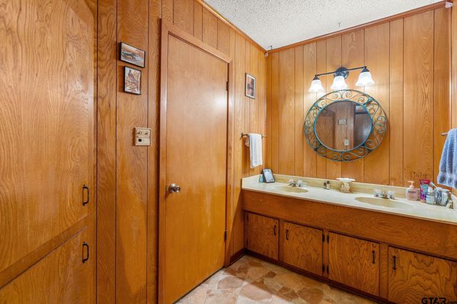 8103 N HWY 259, Omaha, TX 75571