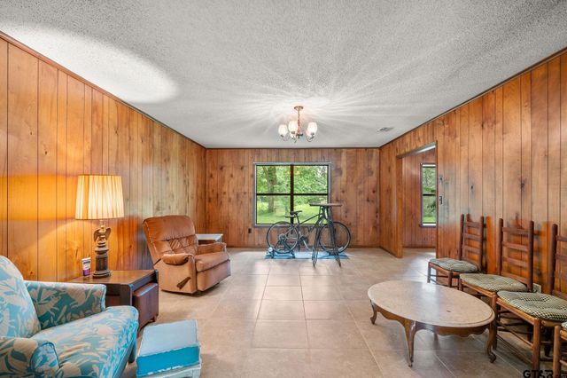 8103 N HWY 259, Omaha, TX 75571