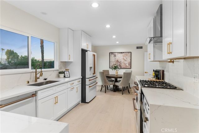 16915 Dormie, Encino, CA 91436