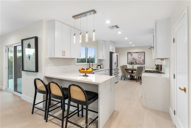 16915 Dormie, Encino, CA 91436